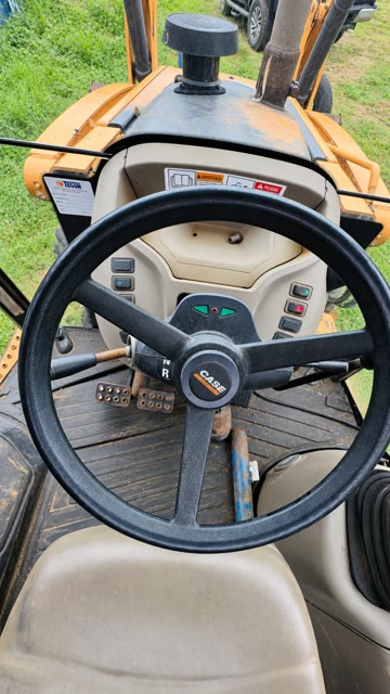 Volante y controles de la CASE 580N