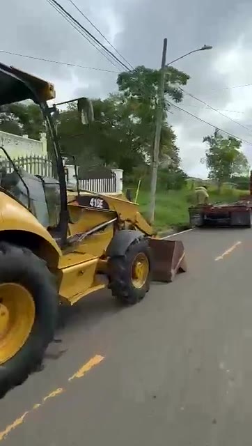 CAT 416E, perfil derecho completo